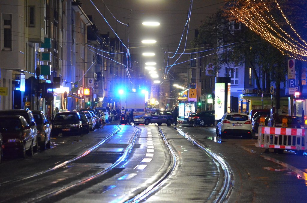 Einsatz BF Verdaechtiges Fahrzeug Koeln Suelz Zuelpischerstr Gustavstr P14.JPG - Miklos Laubert